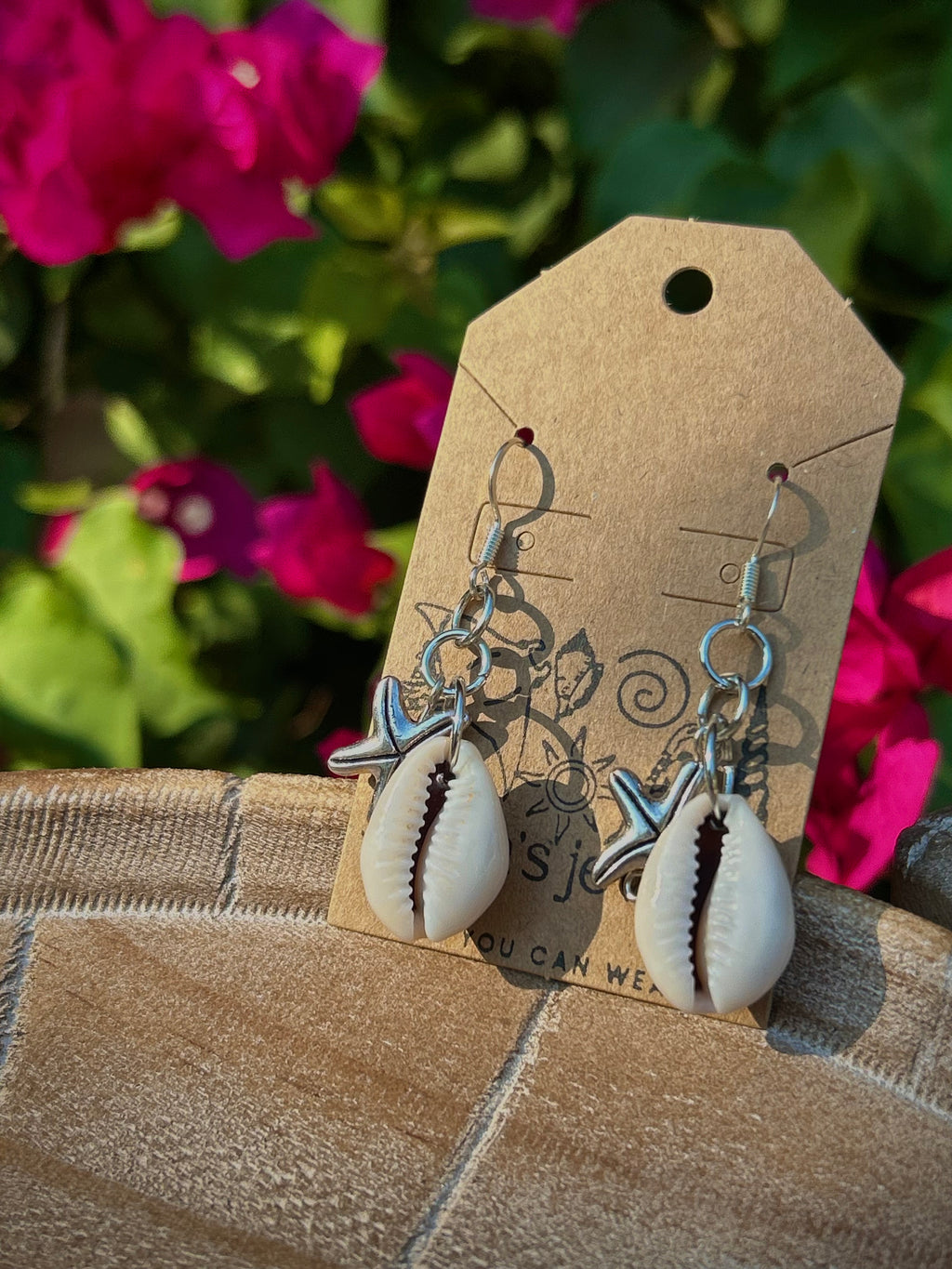 Cowrie star earrings (silver)
