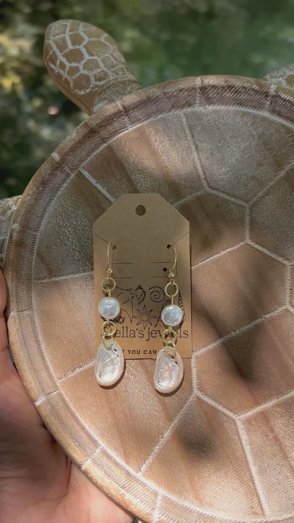 Abalone pearl earrings (gold)